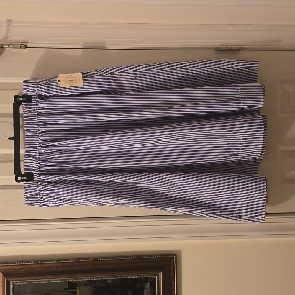 ST. JOHN'S BAY BRAND WOMEN'S PLUS SIZE BLUE AND WHITE STRIPES SKIRT SIZE…